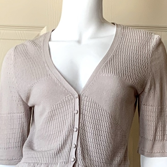 H&M - women’s classic, feminine cardigan (Size 6) - Picture 2 of 4